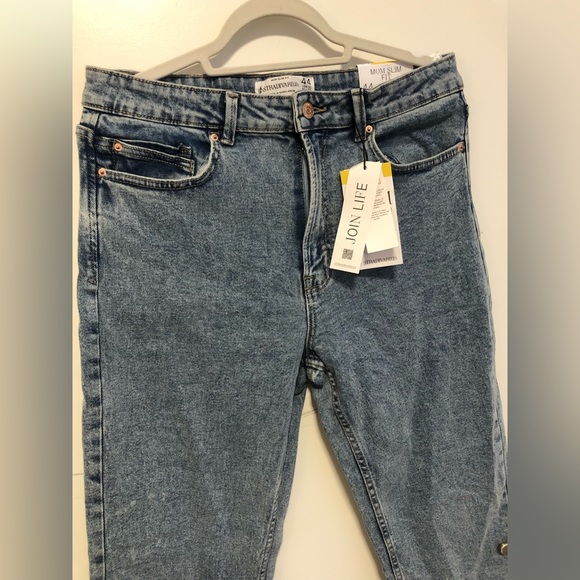 ASOS Stradivarius Petite cotton slim mom jeans with stretch in blue - Picture 5 of 5